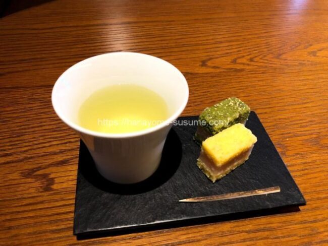 横浜迎賓館でウェルカムドリンクとして出されるお茶菓子
