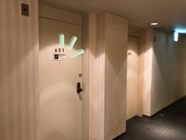 ザ・コンチネンタル横浜のベビールームのドア